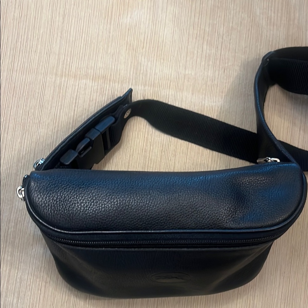 Longchamp Black Travel Bag - Picture 9 of 12